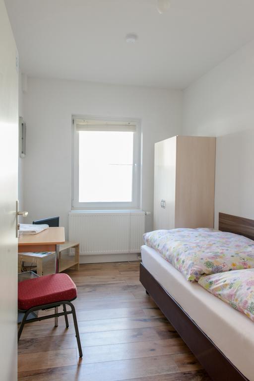Pension Klingenstr. 23 Otel Leipzig Oda fotoğraf