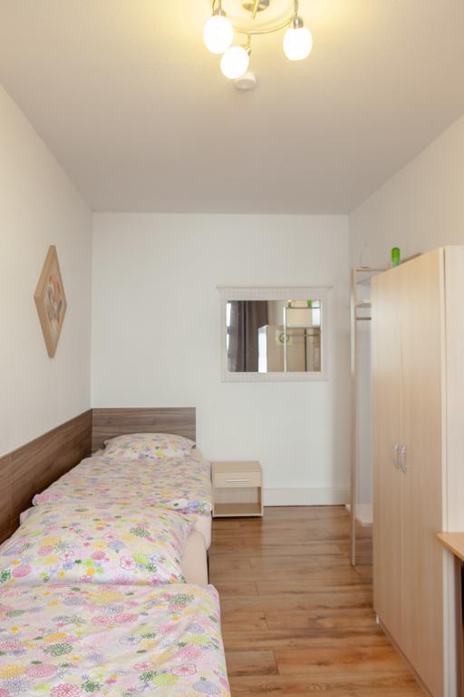 Pension Klingenstr. 23 Otel Leipzig Oda fotoğraf