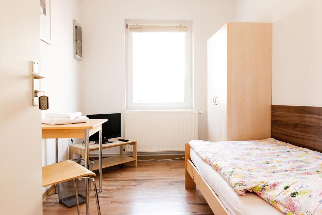 Pension Klingenstr. 23 Otel Leipzig Oda fotoğraf